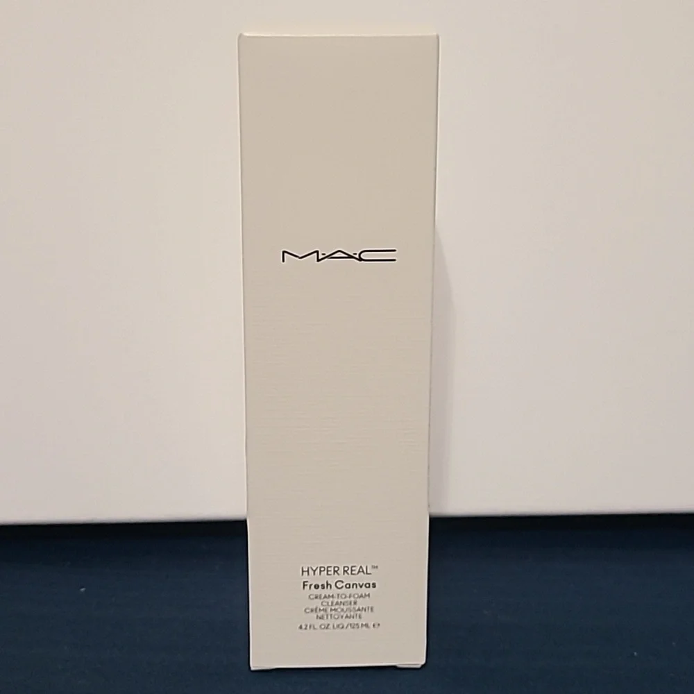 MAC Hyper Real Fresh Canvas Cream to Foam Cleanser 4.2 fl oz ‎ NEW IN BOX